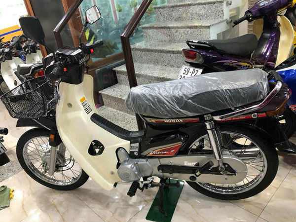 Cận cảnh Honda Dream II Thái Lan 'thét' giá 1,2 tỷ đồng