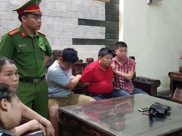 Cảnh sát khám nhà đại gia Triệu Ký Vòong