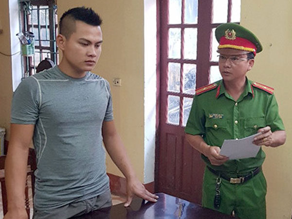 Kẻ sát hại 2 cha con hàng xóm khai gì khi ra đầu thú?