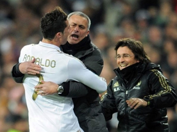 Mourinho thừa nhận không thể mua lại Ronaldo