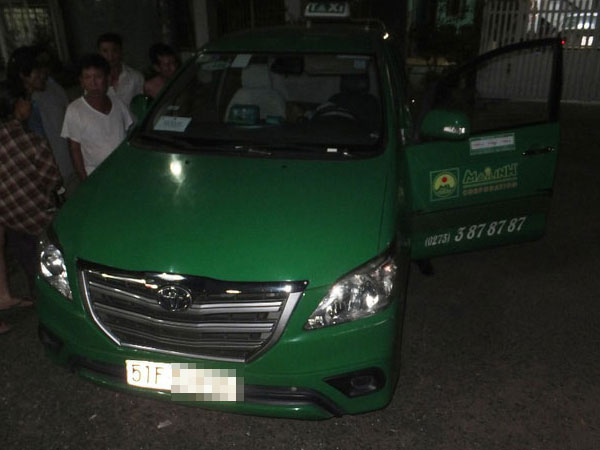 Phát hiện tài xế taxi chết bất thường trên ghế lái