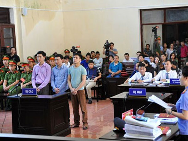 Xét xử vụ 8 bệnh nhân chạy thận tử vong: Khai theo ý điều tra viên?