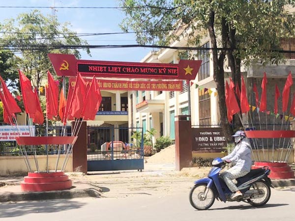 Quảng Ngãi: Hàng trăm cán bộ hưu trí tố bị ăn chặn tiền quà Tết