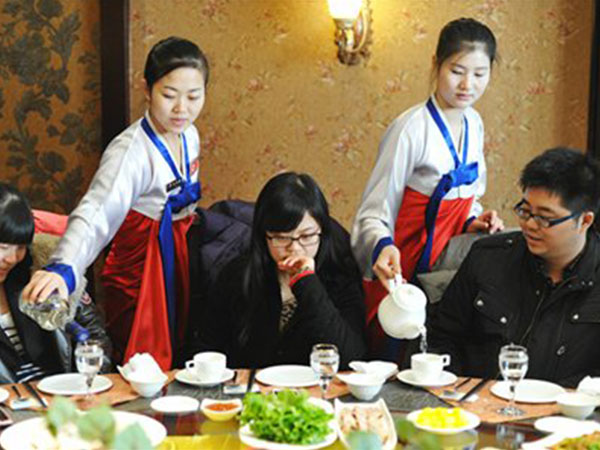 Triều Tiên yêu cầu Hàn Quốc bàn giao 12 nữ bồi bàn