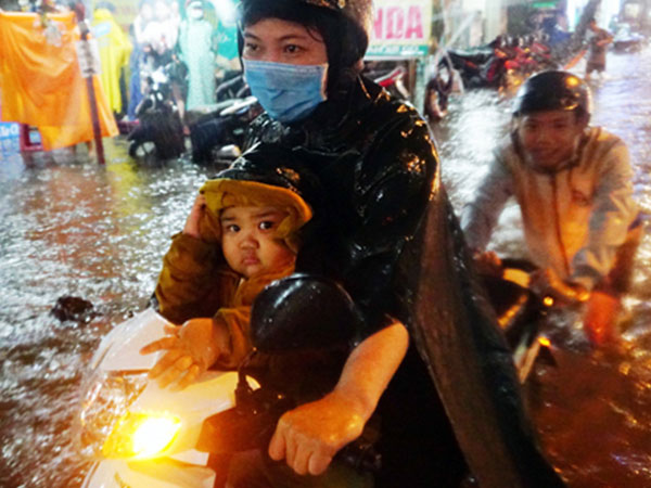 Vì sao TP HCM không bớt ngập