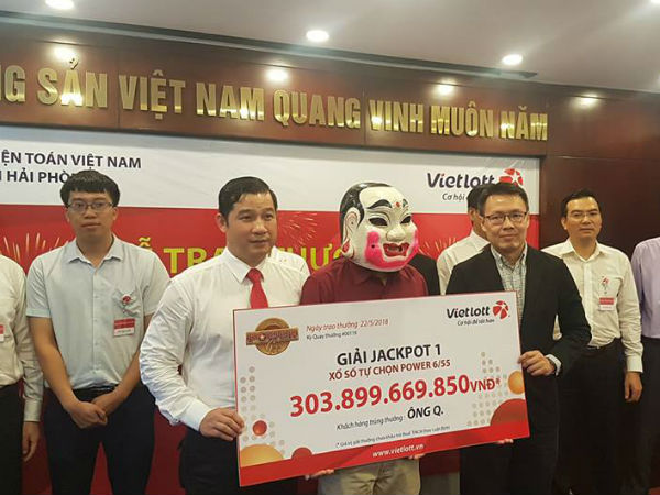 304 tỷ vào túi: Tỷ phú Vietlott kể về vé số 'thần kỳ'