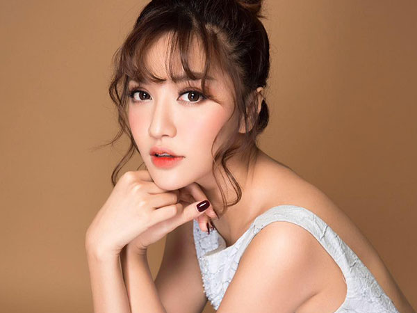 Bị 'khủng bố' tin nhắn vì giống một diễn viên đóng phim người lớn, Bích Phương mạnh mẽ đáp trả!
