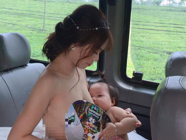 'Cô dâu cho con bú trên xe hoa' – Bức ảnh khiến ai cũng thấy rưng rưng xúc động lại có bí mật hậu trường thế này