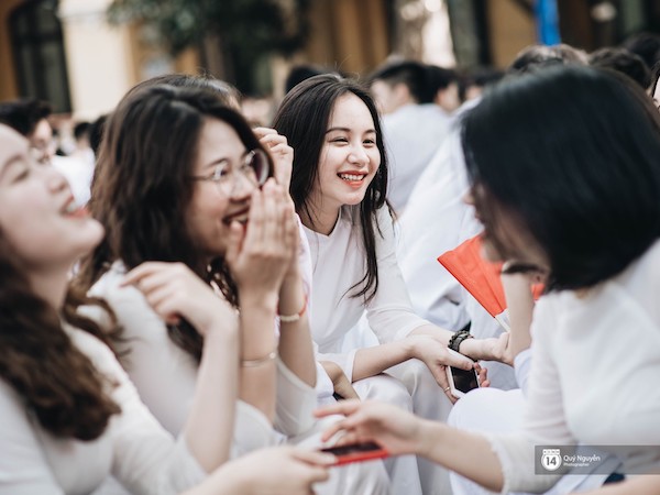 'Đặc sản' lễ bế giảng trường Phan Đình Phùng: Cả một trời trai xinh gái đẹp