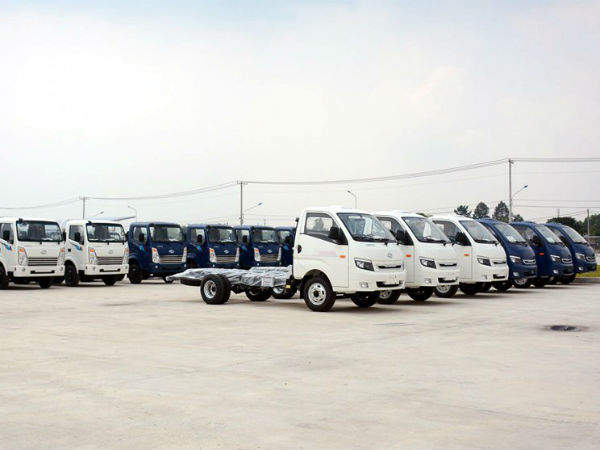 Ế nặng hàng vạn chiếc: Bán giá chát, buôn ô tô nguy cơ phá sản