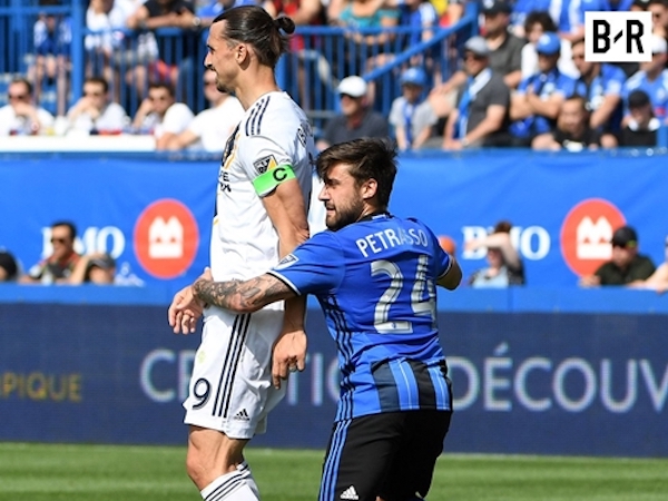 Ibrahimovic lĩnh thẻ đỏ vì đánh nguội vào mặt đối thủ