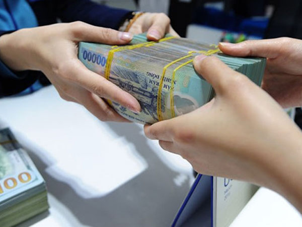 Lãi vay tiêu dùng 30-40% một năm, lại đòi nợ theo kiểu xã hội đen