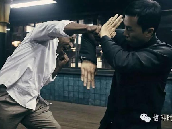 Báo Trung Quốc tiết lộ sự thật đằng sau cuộc tỉ thí giữa Chân Tử Đan và Mike Tyson