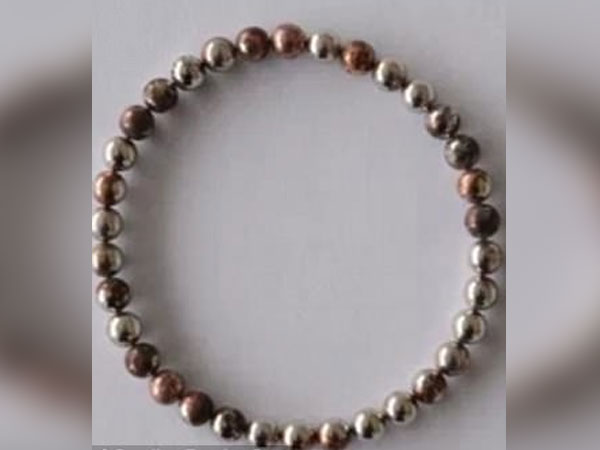 Bắt chước phim, nhét 35 viên bi sắt vào 'của quý'