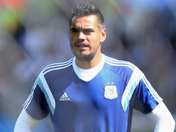 Thủ thành số một tuyển Argentina dính chấn thương, lỡ World Cup