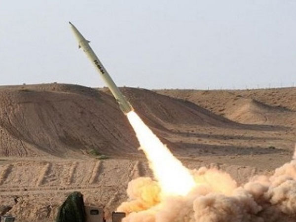Ả Rập Saudi hứng tên lửa đạn đạo từ Yemen, 'lò lửa' Trung Đông nóng rực