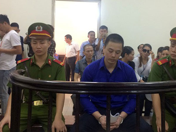 Bị tuyên 2 năm tù, cựu cán bộ ngân hàng dâm ô bé gái 8 tuổi ở Hoàng Mai kháng cáo