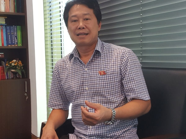 ĐBQH Đinh Văn Nhã: Muốn đổi sang 'giá đường bộ' thì phải được Quốc hội cho phép!