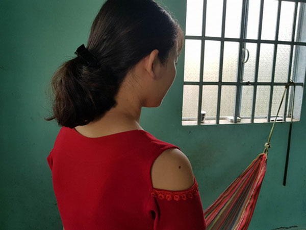 Phó trường công an xã bị 'tố' sàm sỡ thiếu nữ 16 tuổi