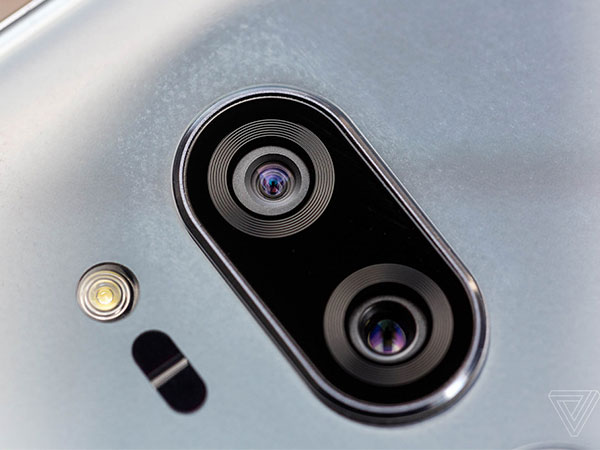 Cuộc đua camera điện thoại khốc liệt thế nào trong 10 năm qua?