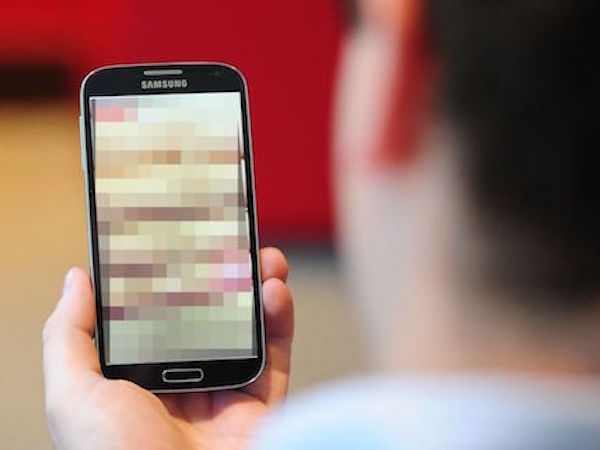 Facebook đề nghị người dùng gửi ảnh nhạy cảm