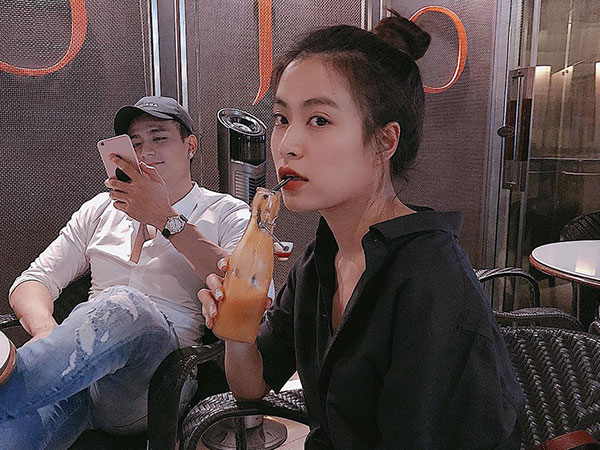 Lâu lắm rồi, Hoàng Thùy Linh mới công khai đăng ảnh bên Vĩnh Thụy như thế này