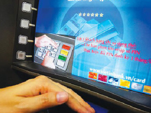 Ngân hàng cảnh báo tin tặc ‘hack’ mail, đổi thông tin người nhận tiền