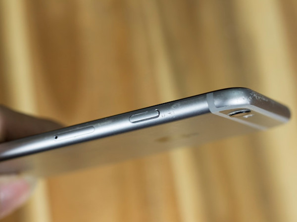 Người mua iPhone bức xúc vì cửa hàng chào giá một đằng, bán một nẻo