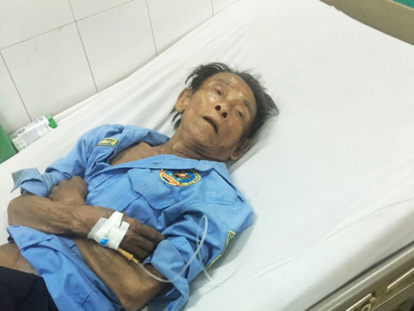 Sự thật chuyện cụ ông nghi bị con bỏ rơi, té chấn thương một mình nằm trong bệnh viện Sài Gòn
