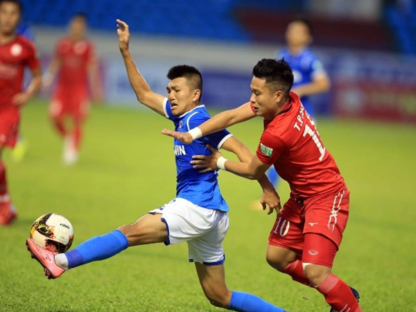 Phi Sơn nhận thẻ đỏ, TP HCM thua trận thứ tư liên tiếp tại V-League
