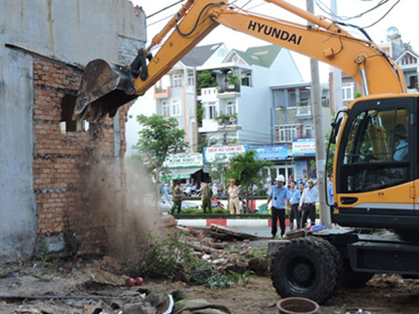 Video: Vũng Tàu cưỡng chế hàng chục nhà lấn chiếm ven biển