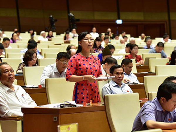 Bức xúc vì dân nhặt từng đồng, tham nhũng 'đốt' ngàn tỉ