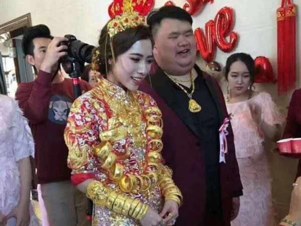 Lấy phú nhị đại xấu trai, hot girl xứ Trung vẫn quả quyết yêu thật lòng không màng vật chất