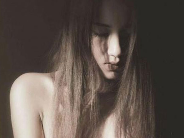 Vụ mẫu nude tố họa sĩ hiếp dâm: Người mẫu Kim Phượng có nguy cơ bị kiện!