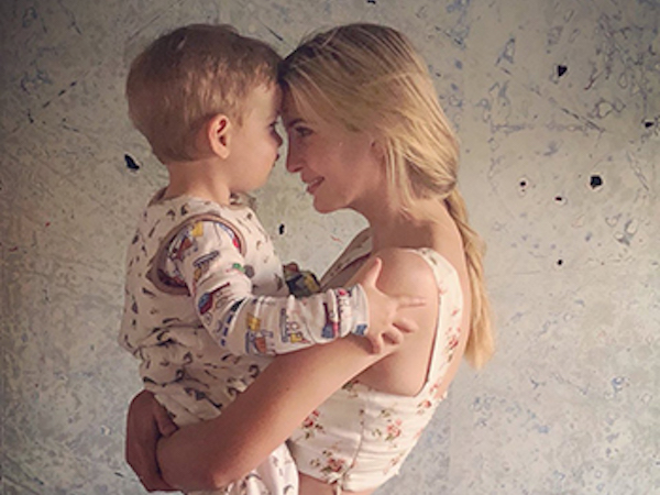 Ảnh Ivanka Trump ôm con trai bị phản đối trên mạng xã hội Mỹ