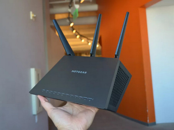 FBI: Hãy khởi động lại router ngay để phá hủy mạng botnet của Nga!