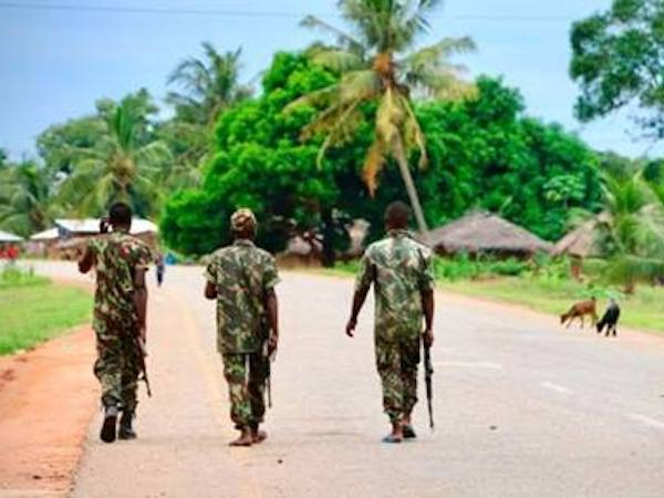 10 người bị chặt đầu trong vụ tấn công ở Mozambique