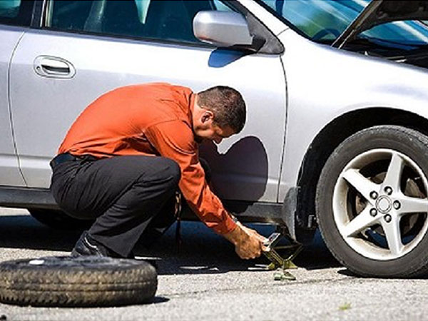6 bí quyết phòng tránh nổ lốp ô tô mùa nắng nóng