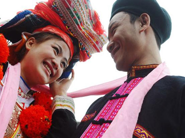 Lạ lùng nơi nam nữ đã kết hôn mỗi năm được trốn 3 ngày để 'quan hệ' với tình cũ