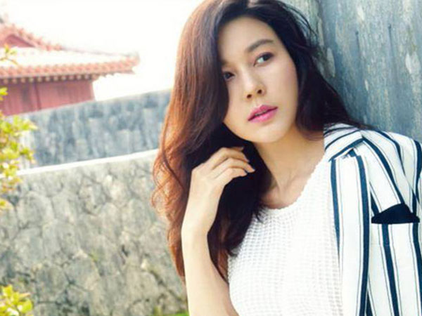 Mỹ nhân 'Phẩm chất quý ông' Kim Ha Neul hạ sinh con gái đầu lòng ở tuổi 40