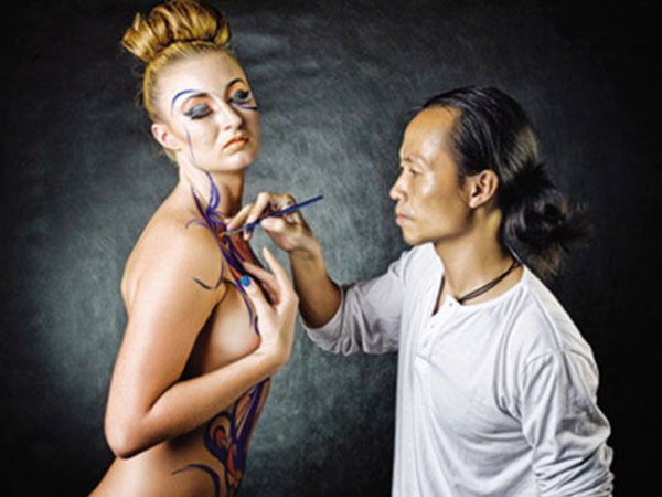 Những tình tiết 'nóng' mẫu nude 'phản pháo' trong vụ tố họa sĩ hiếp dâm