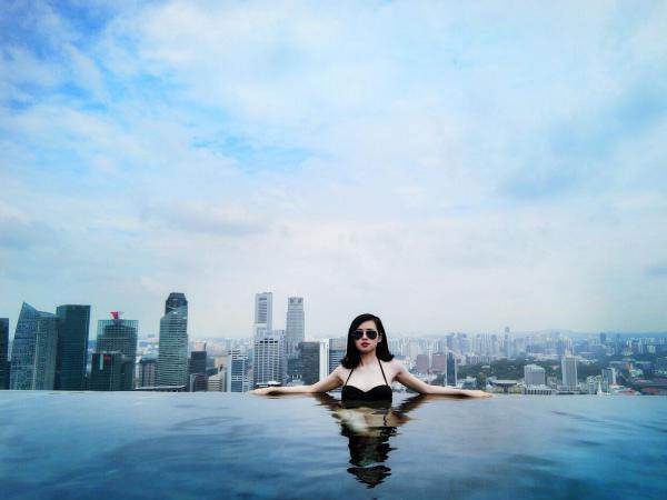 Cuộc sống xa hoa của những hot girl bỏ showbiz lấy chồng đại gia