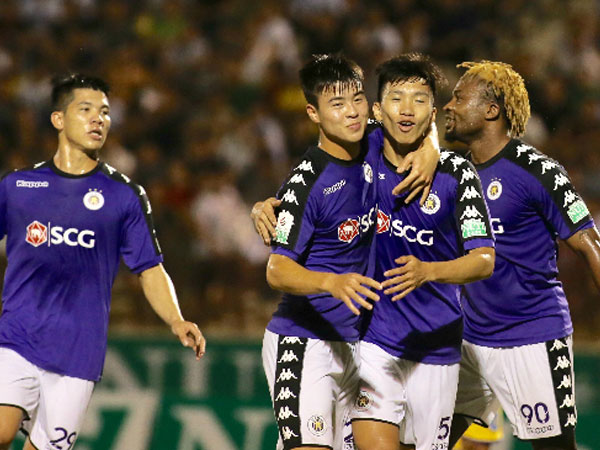 Hà Nội đánh bại SLNA, lập kỷ lục bất bại ở V-League