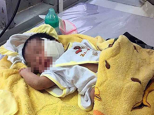 Mẹ 'bé trai bị chôn sống' ở Bình Thuận: Có chôn đâu, chỉ đặt nó xuống và cào đất phủ lên