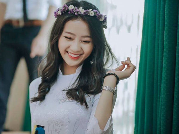 Quá xinh khi chụp ảnh kỉ yếu, nữ sinh Đăk Nông được 'xin link' nhiều đến nỗi phải khoá Facebook