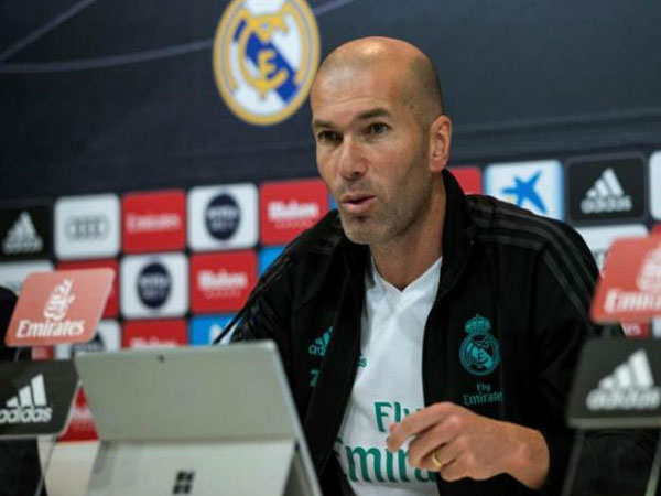 Chia tay Real Madrid, HLV Zidane dẫn dắt Chelsea?