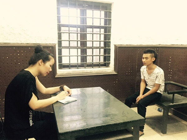 Hai gã trai đột nhập cướp tài sản còn 'đòi' xâm hại cô giáo cũ