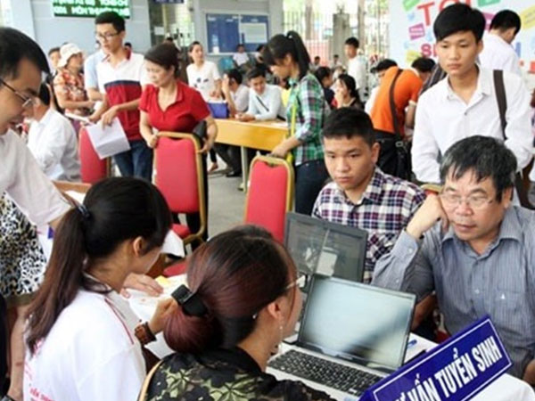 'Học phí' thành 'giá dịch vụ': Tính cả tiền giảng viên đi nghỉ mát vào chi phí đào tạo?