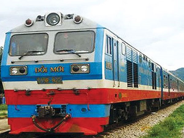 Những chuyến tàu thu về 1 triệu đồng: Tiền đâu tăng lương?