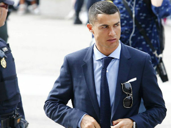 Ronaldo bị buộc phải nộp phạt 33,6 triệu đôla vì trốn thuế